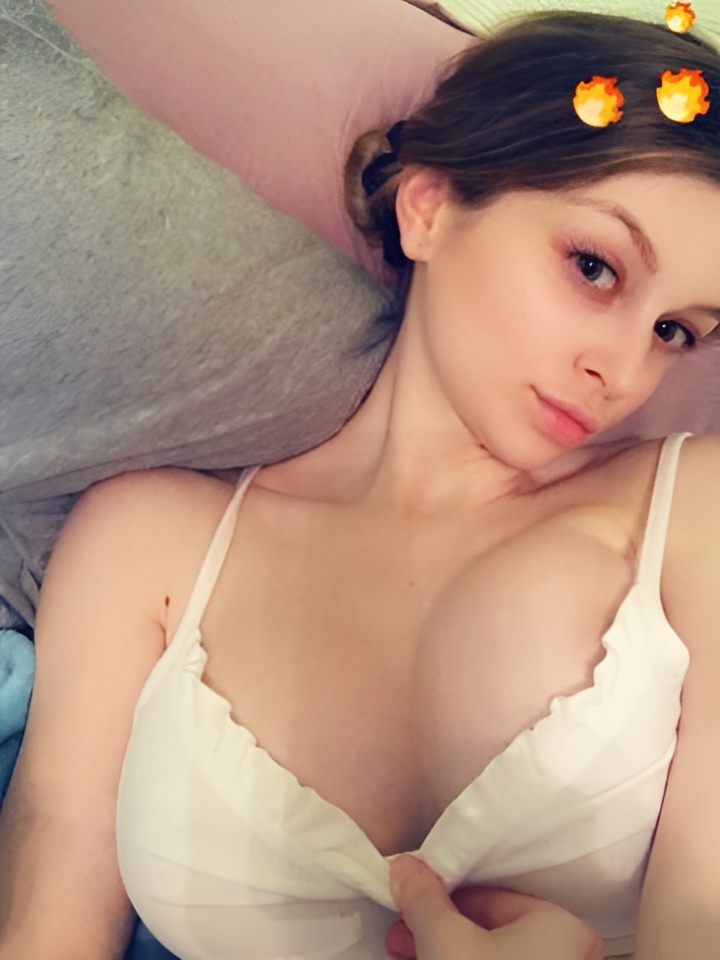 Катенька привлекальеная девушка из Звенигорода цена от 1500 руб