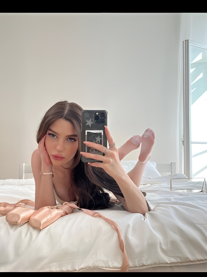 Василиса привлекальеная девушка из Звенигорода цена от 1500 руб