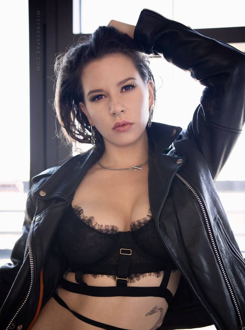 Анна привлекальеная девушка из Звенигорода цена от 4000 руб