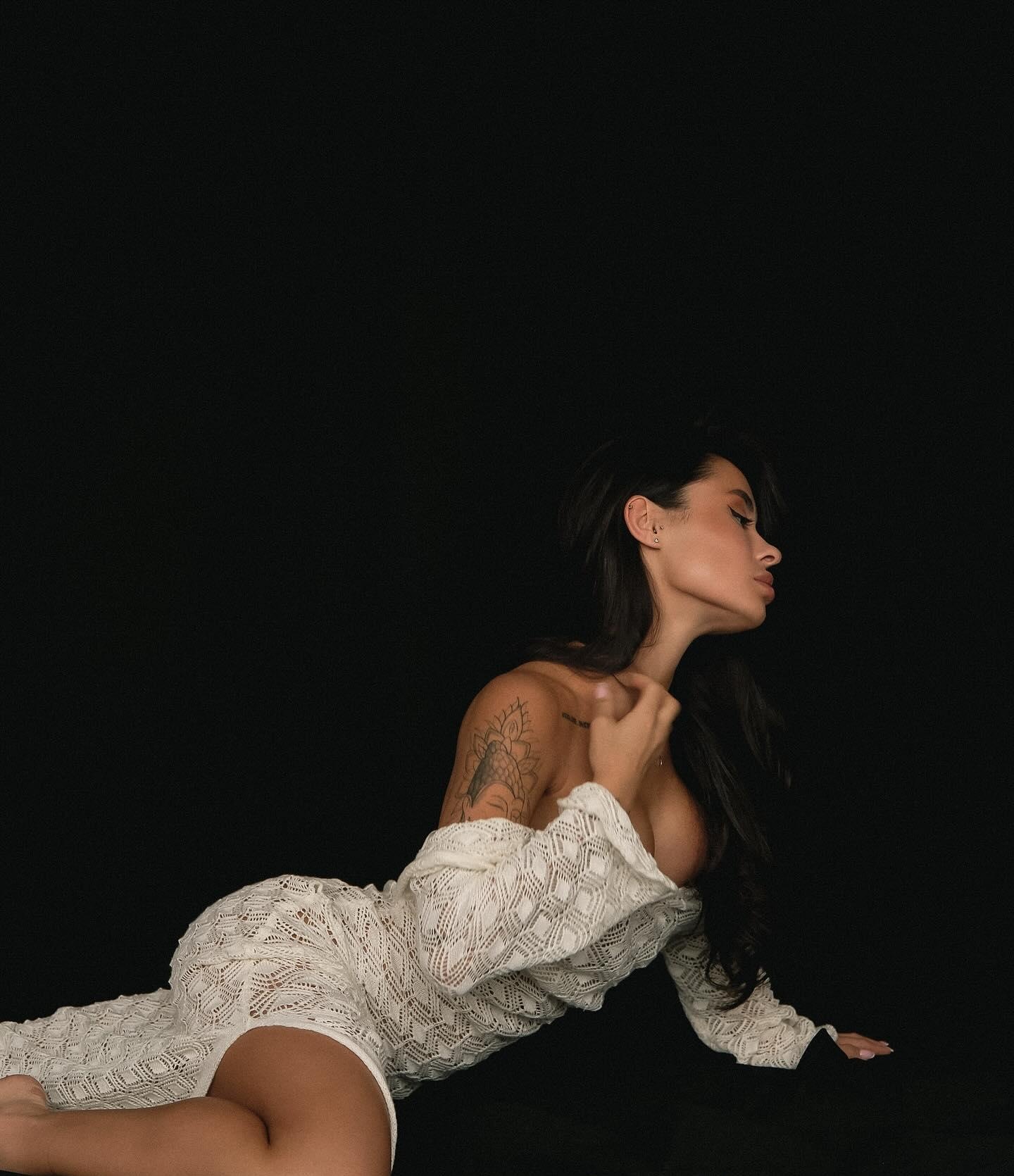 Надюша привлекальеная девушка из Звенигорода цена от 8000 руб