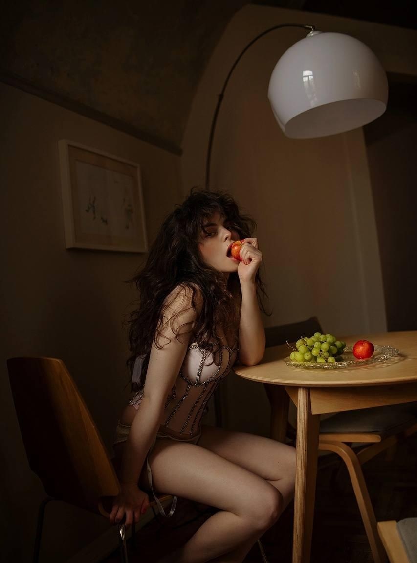 Таисия привлекальеная девушка из Звенигорода цена от 5000 руб