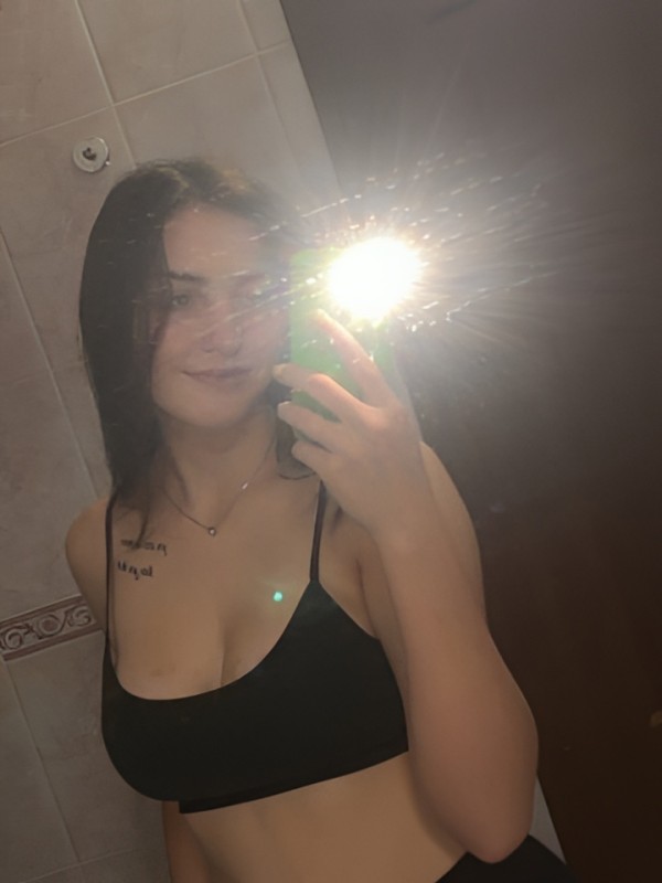 Богдана привлекательная девушка из Звенигорода цена от 2000 руб