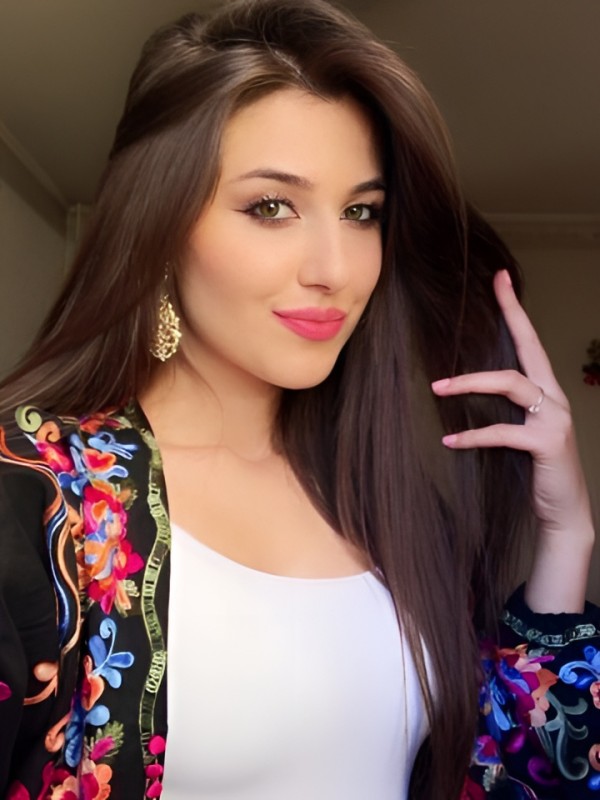 Элеонора привлекательная девушка из Звенигорода цена от 4000 руб