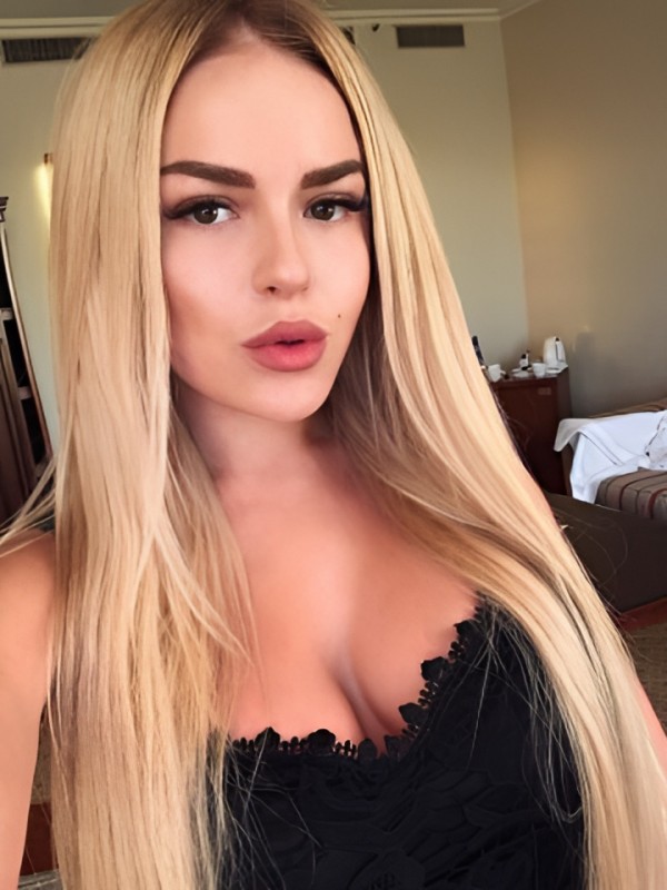 Светлана привлекательная девушка из Звенигорода цена от 5000 руб