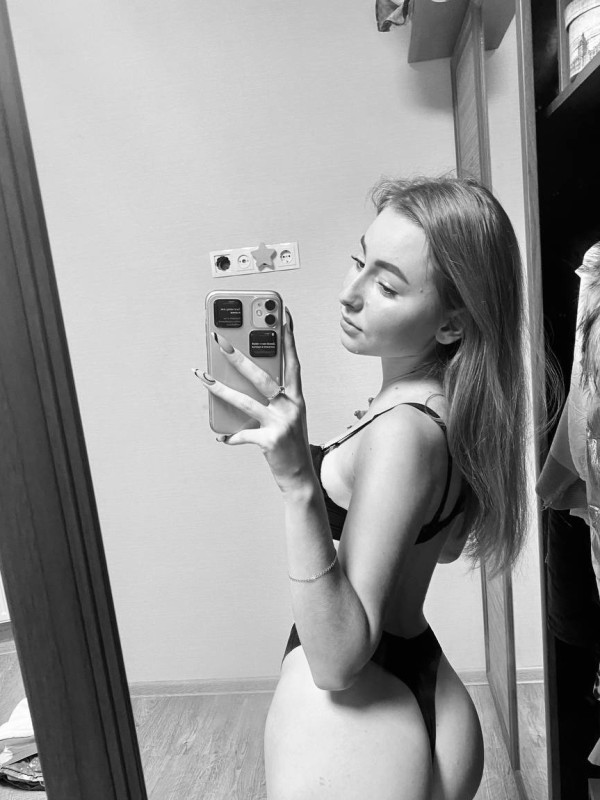 Настя привлекательная девушка из Звенигорода цена от 3000 руб